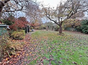 Lovely Gardens- click for photo gallery
